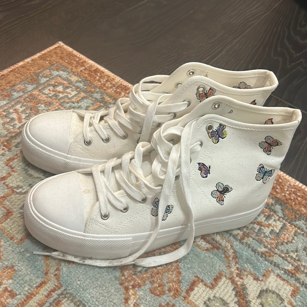 Butterfly Converse